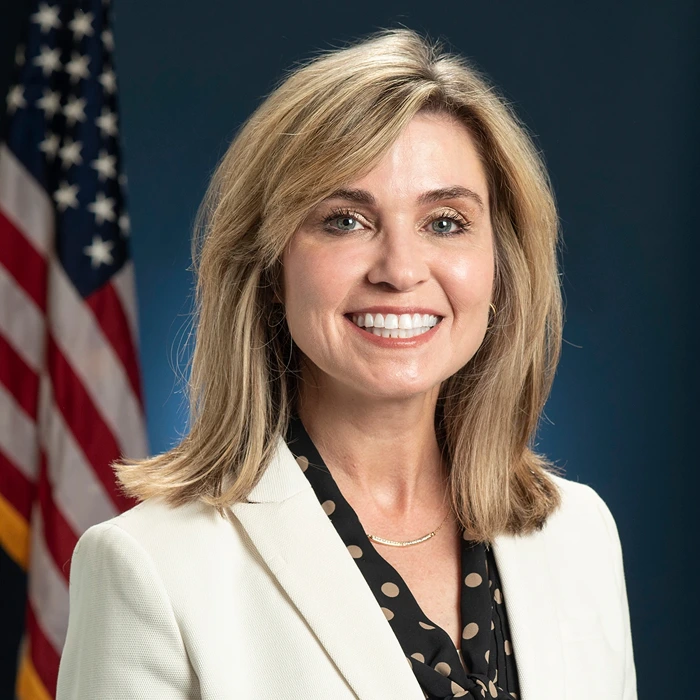 Ann Howey Headshot